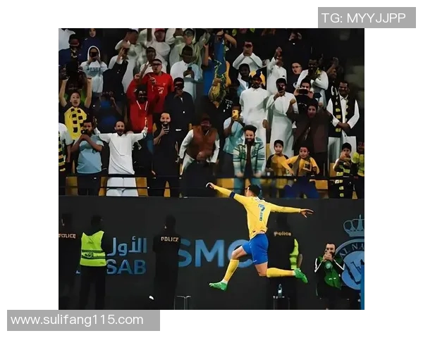 足球场上的王者风范最霸气的出场足球明星瞬间回顾与精彩时刻分享